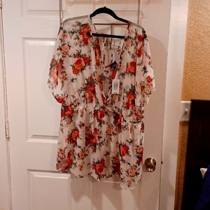 Torrid size 4x Ivory floral ss Babydoll shirt